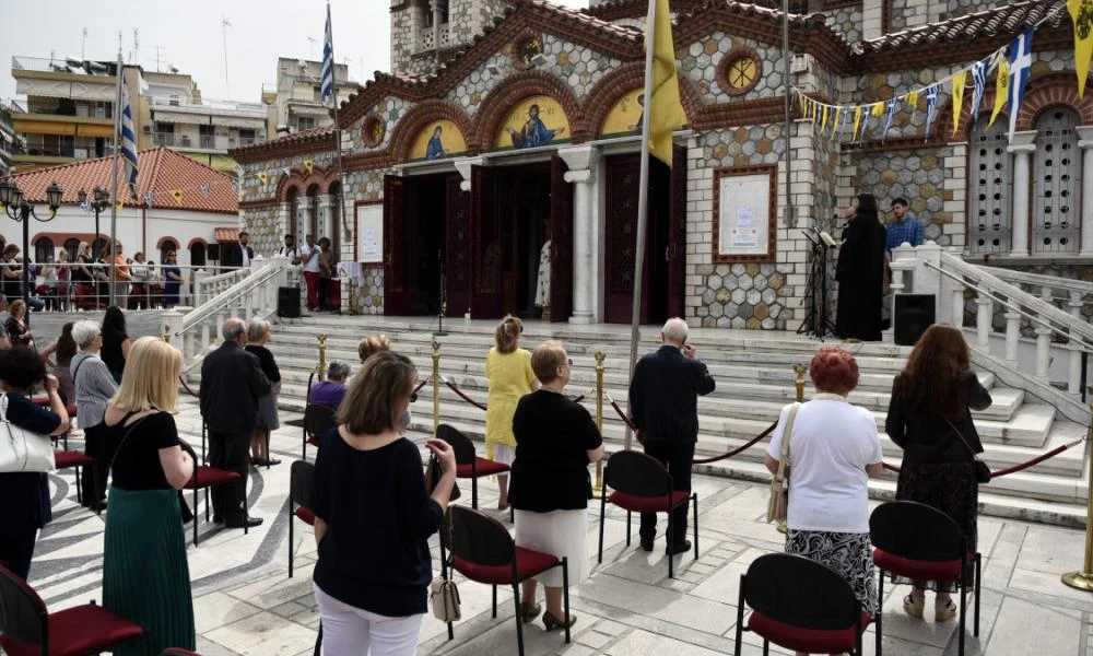 Κορονοϊός – νέα μέτρα: Ιδού η ΚΥΑ για το “στοπ” στις λιτανείες